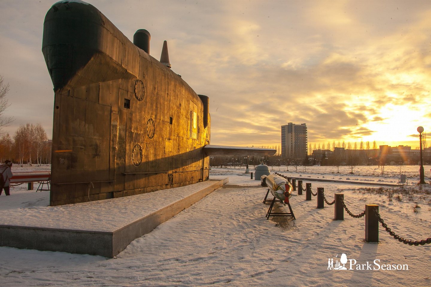 К 403 казань. Парк Победы Казань подводная лодка. Мемориальный парк Победы в Казани. Парк Победы рубка подводной лодки. Парк Победы Казань зимой.