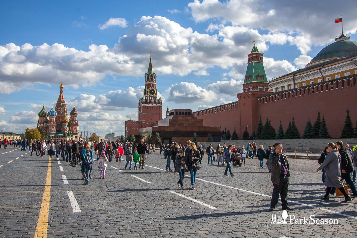 Туристы в Кремле