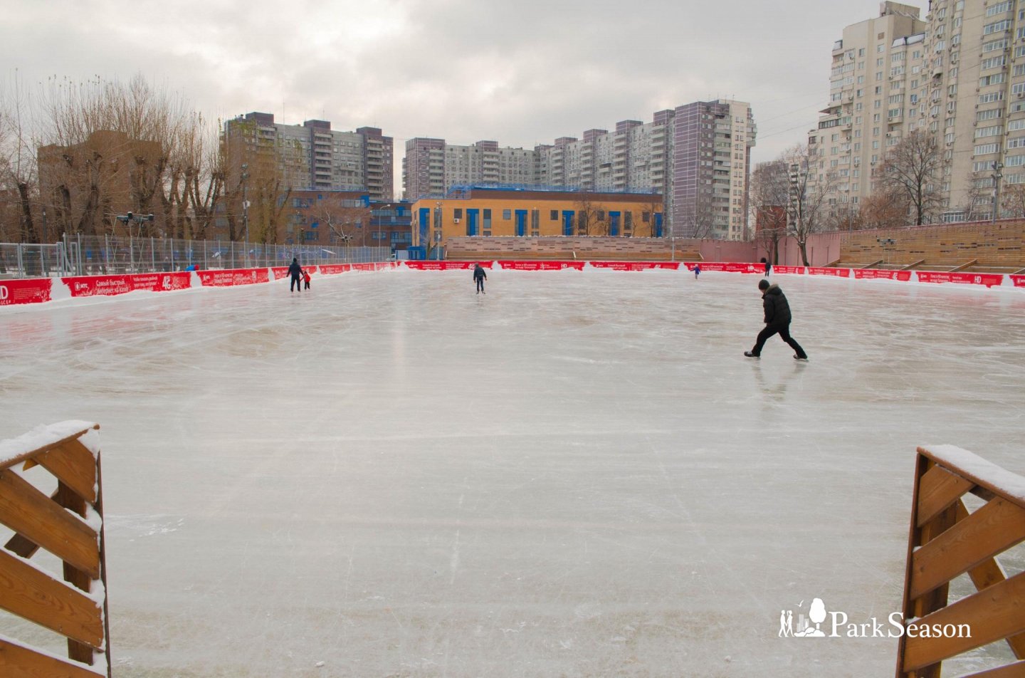 каток сияние льда в таганском парке