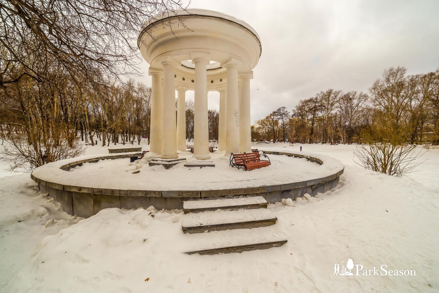 Расторгуев екатеринбург. Усадьба Харитоновых Ротонда. Ротонда Екатеринбург Харитоновский парк.