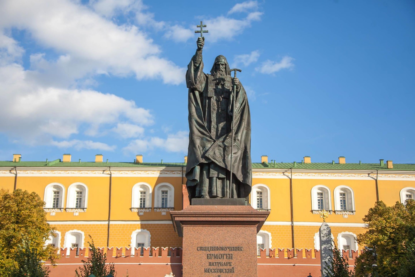 памятник лихудам в москве