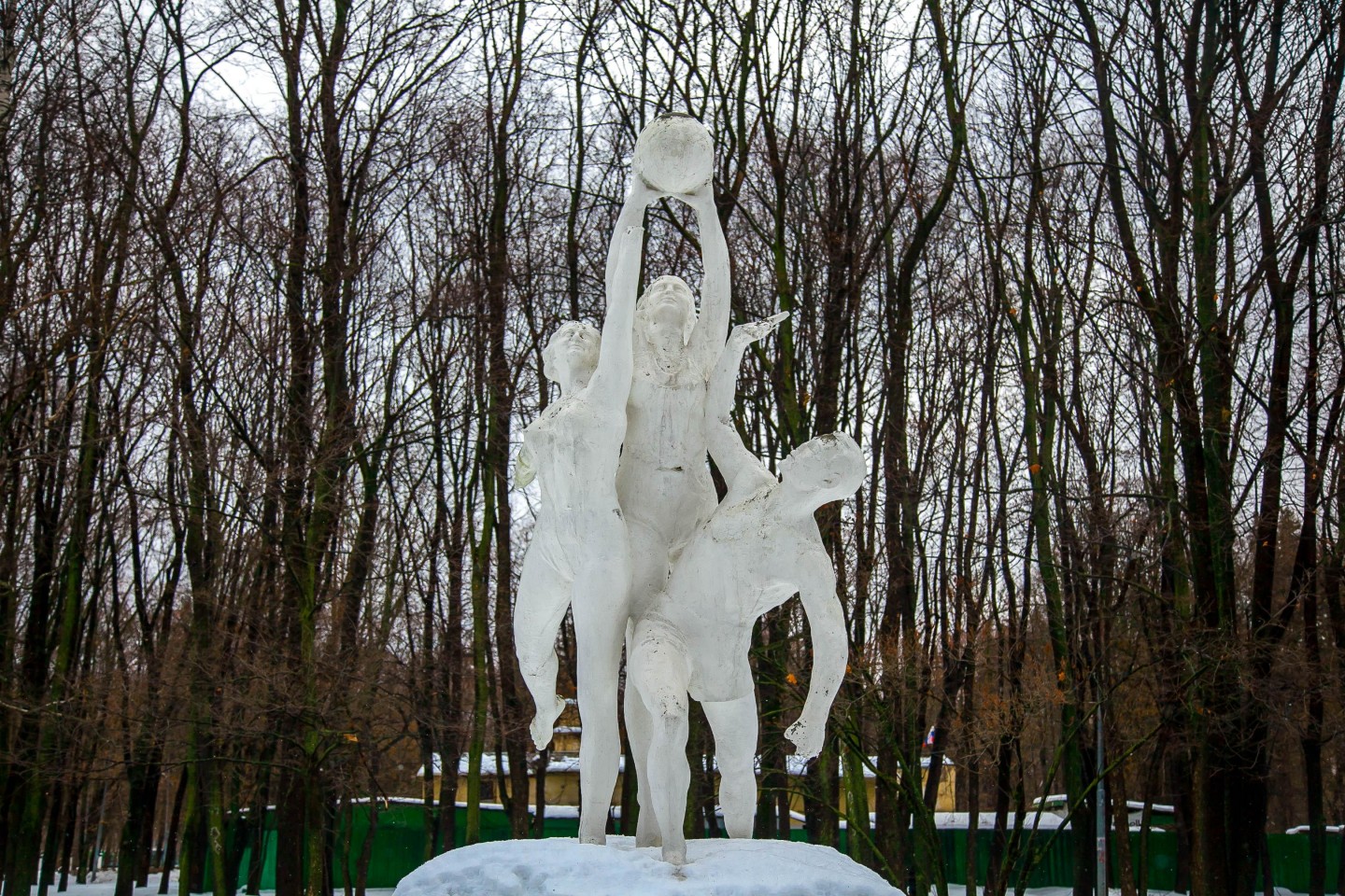 Памятник «Семье», Парк Северного речного вокзала, Москва — ParkSeason