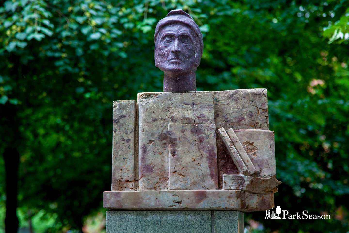 Памятник Данте Алигьери, Сад «Эрмитаж», Москва — ParkSeason