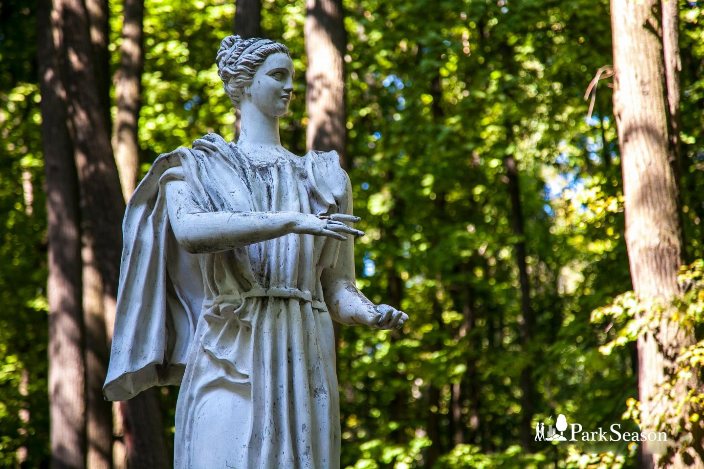 Какую статую нашли в коломенском. Нимфа в Царицыно. Дриада статуя. Парк Стоу статуя Дриада. Как Найди скульптуру дриаду в Царицыно в Москве.