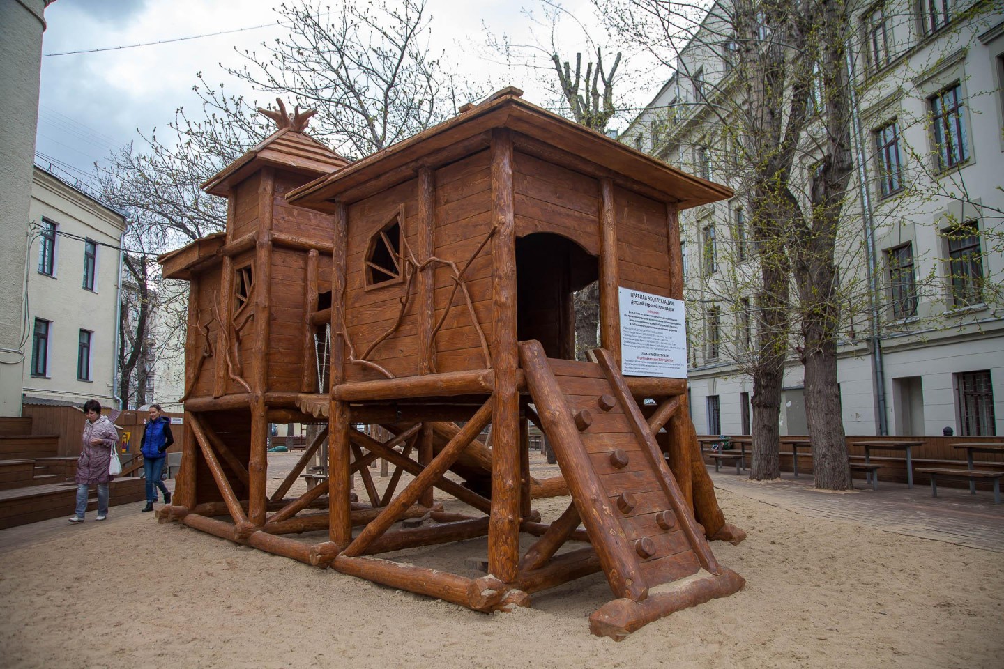 Детская деревянная площадка, Московский зоопарк, Москва — ParkSeason