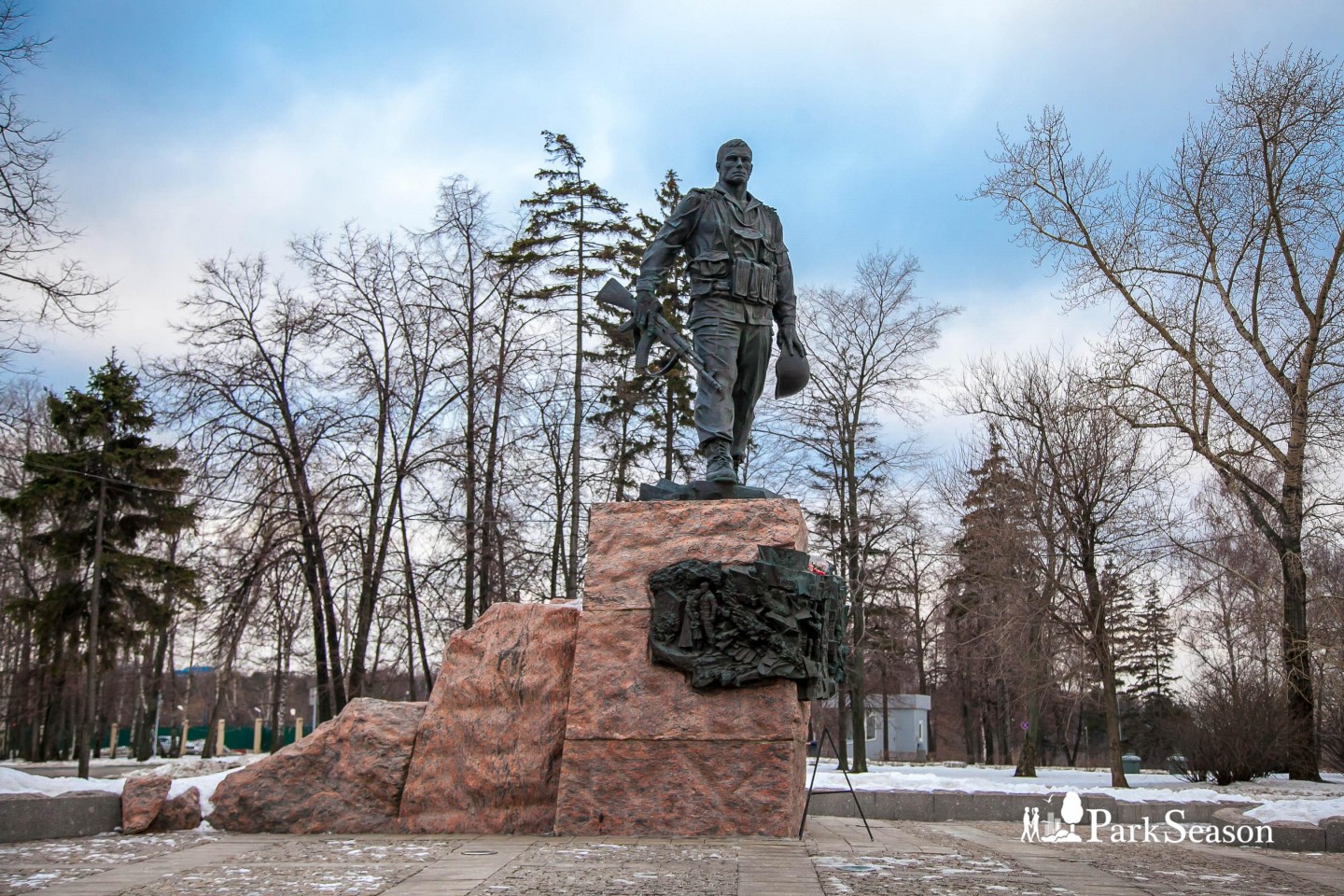 памятники воинам в москве