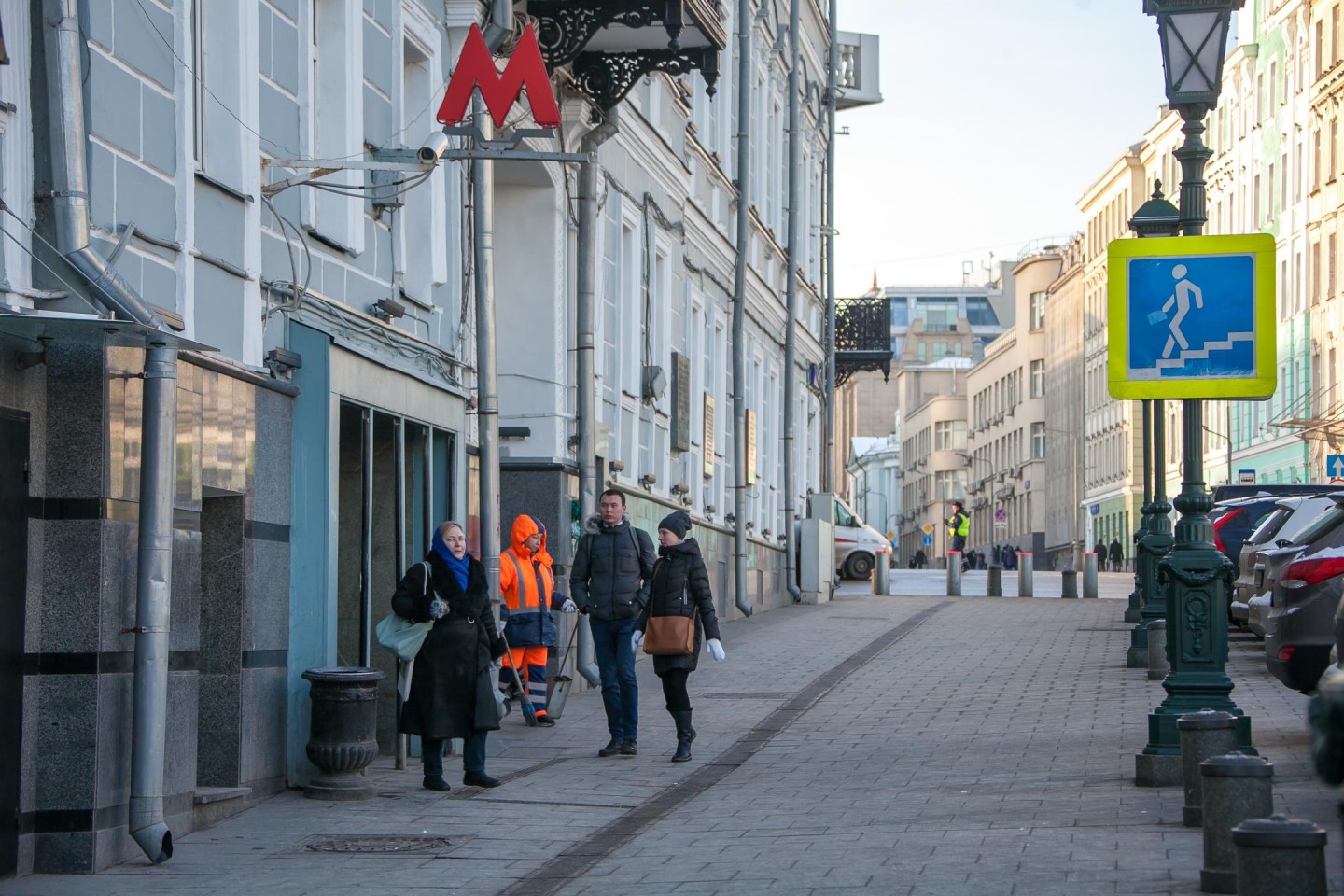 выход из метро в александровский сад