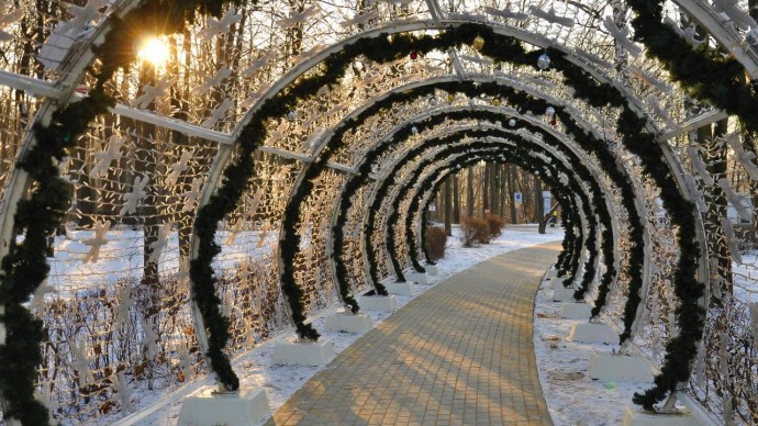 Несколько парков Москвы стали площадками фотовыставки "Поколение Z" ко Дню студента