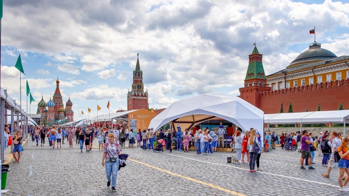 Более 100 мероприятий состоятся в рамках книжного фестиваля "Красная площадь"