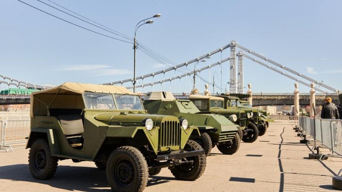 Выставка исторической военной техники открылась в Парке Горького