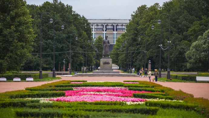360 вязов вырубят в Московском парке Победы