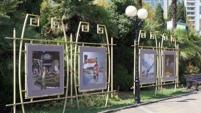 В Сочи открыли уличную фотовыставку