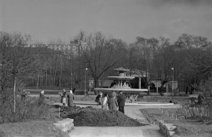 Парк Горького. 1955 год. Автор фото - Эммануил Евзерихин