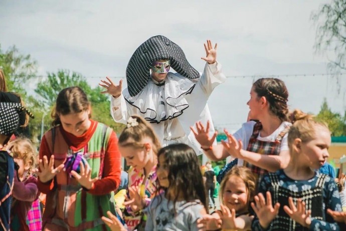 Празднование Дня защиты детей в парке "Швейцария" (Нижний Новгород)